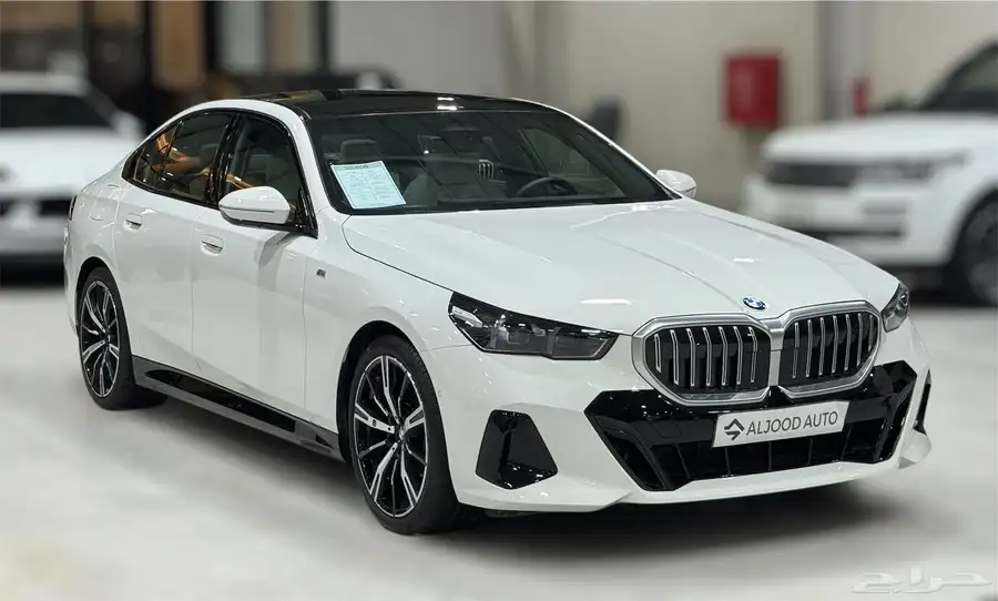 بي ام دبليو 520i M kit موديل 2024 فل كامل شبة جديد 2