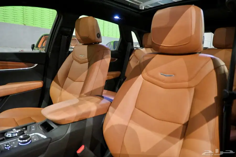 كاديلاك XT5 2023 شبه جديد ضمان وصيانه مجانية 7
