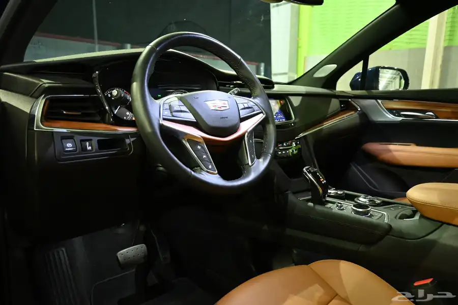 كاديلاك XT5 2023 شبه جديد ضمان وصيانه مجانية 6