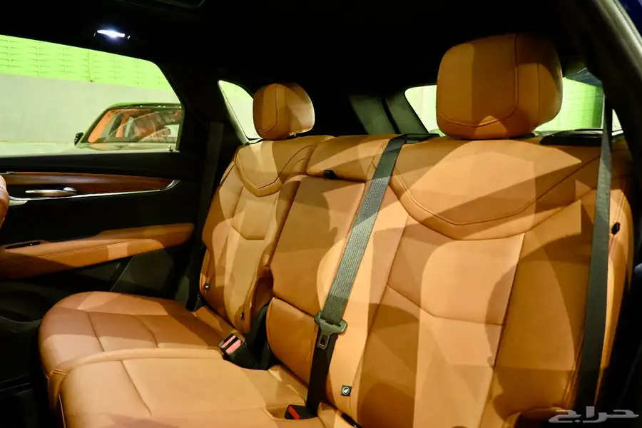 كاديلاك XT5 2023 شبه جديد ضمان وصيانه مجانية 13