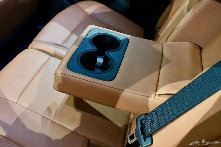 كاديلاك XT5 2023 شبه جديد ضمان وصيانه مجانية 15