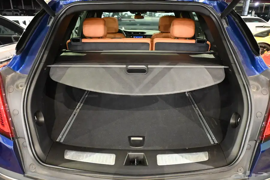 كاديلاك XT5 2023 شبه جديد ضمان وصيانه مجانية 16