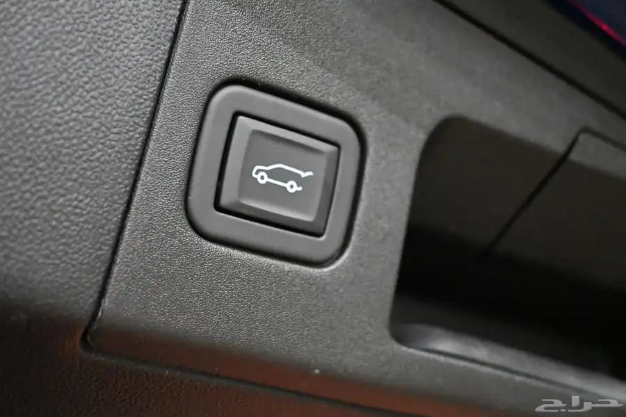 كاديلاك XT5 2023 شبه جديد ضمان وصيانه مجانية 17