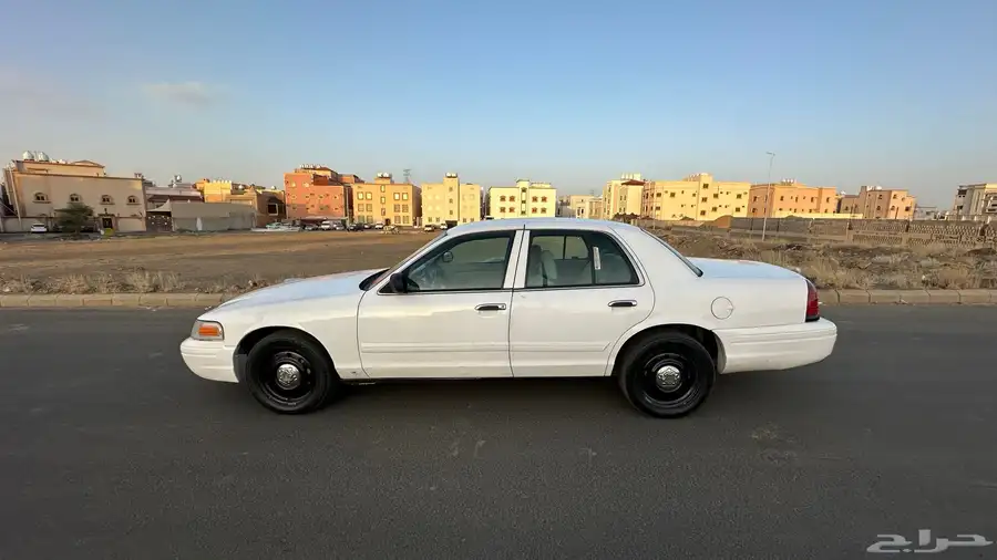 فورد بوليسي 5