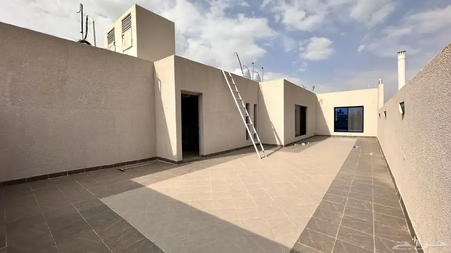 للبيع روف علوي مستقل 620 الف خميس مشيط 0