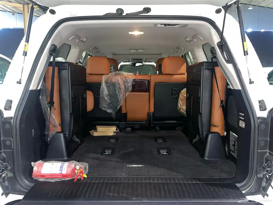 للبيع لكزس LX570DD فل كامل 2014 عبداللطيف عداد قليل 89 الف 13