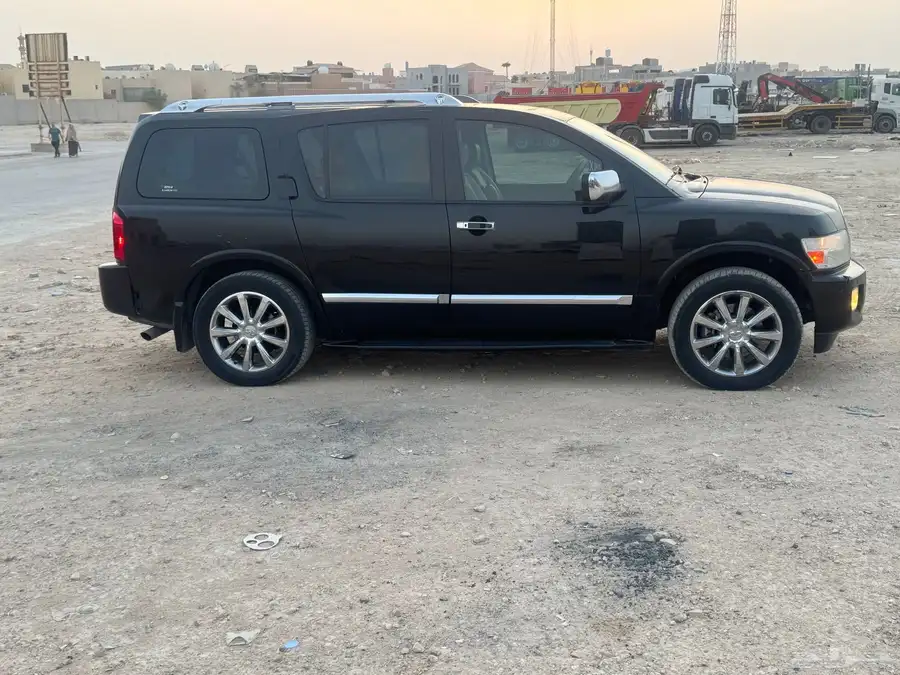 للبيع انفينتي QX56 موديل 2009 12