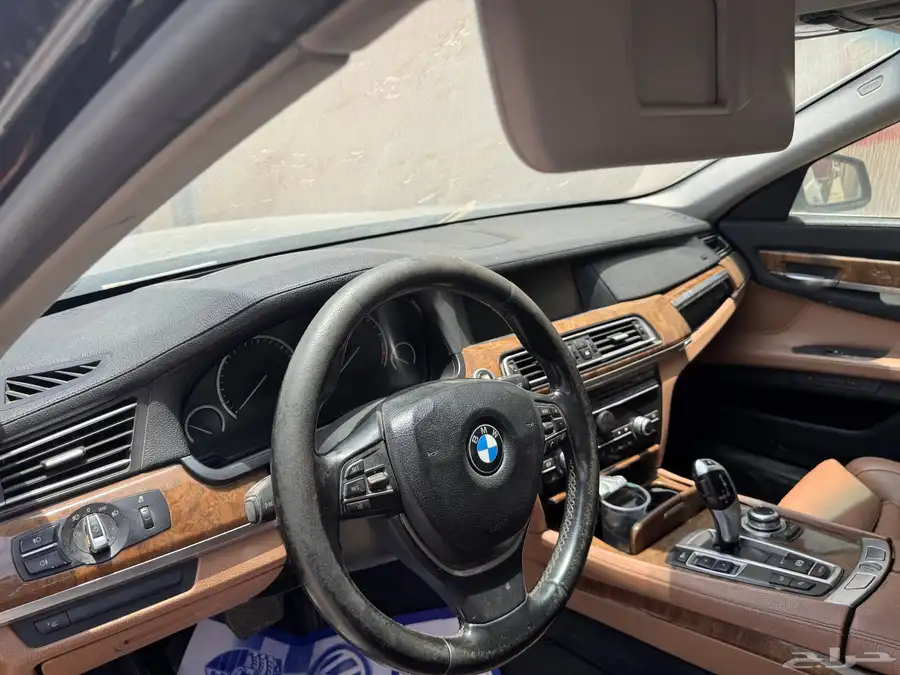 بي ام دبيلو 2010 حجم 750L للبيع 4