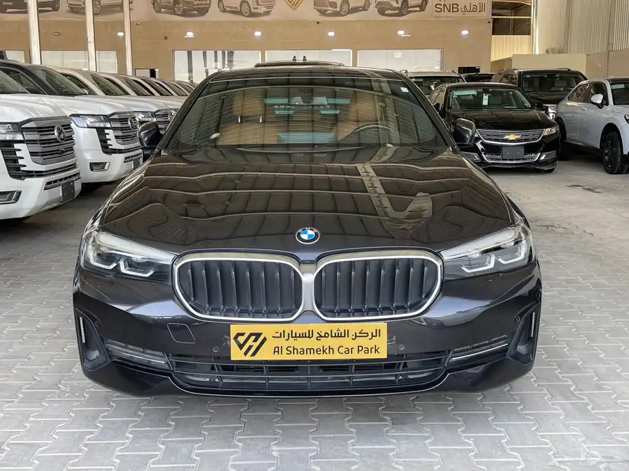 بي ام دبليو 2022 فئه 520i فل كامل سعودي 1