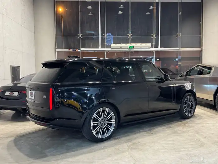 لاند روفر Range Rover Auto Long موديل 2023م (وارد خليجي) 6