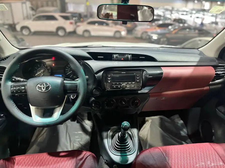 تويوتا هايلوكس 2021 28