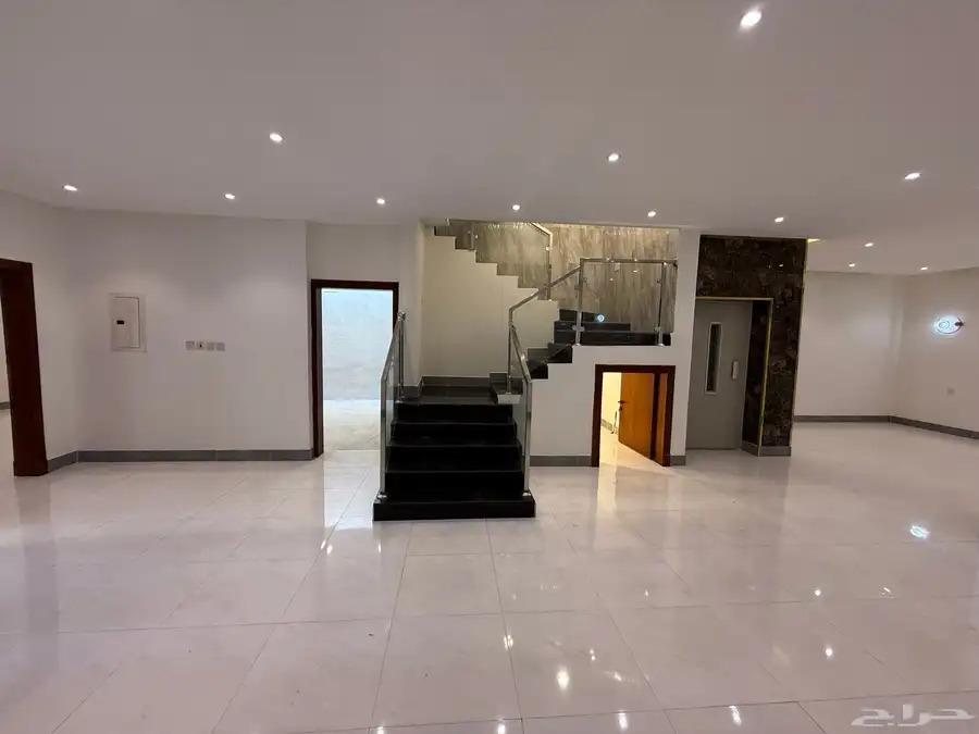 للبيع فلل الإسكان حي بن بطي وتاره طريق ابها الخميس 7