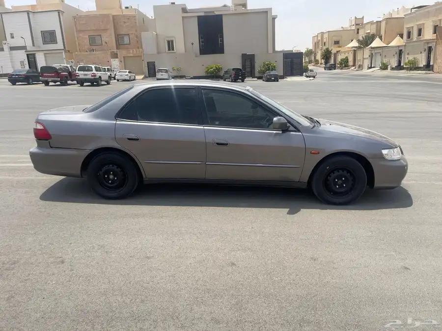 هوندا اكورد 1