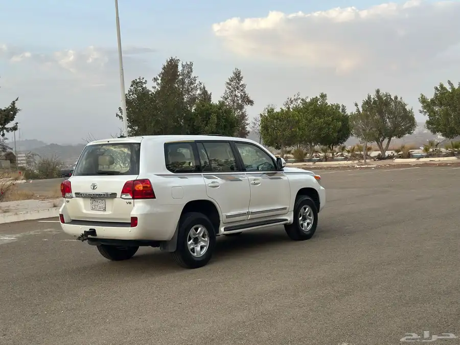 لاندكروزر 2014 هدد 13
