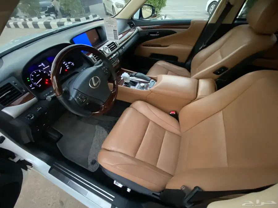 لكزس 2015 LS460 لارج 26