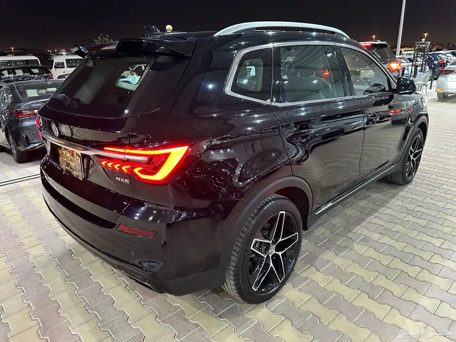 ام جي RX5 موديل 2024 فل كامل شبه جديد 21