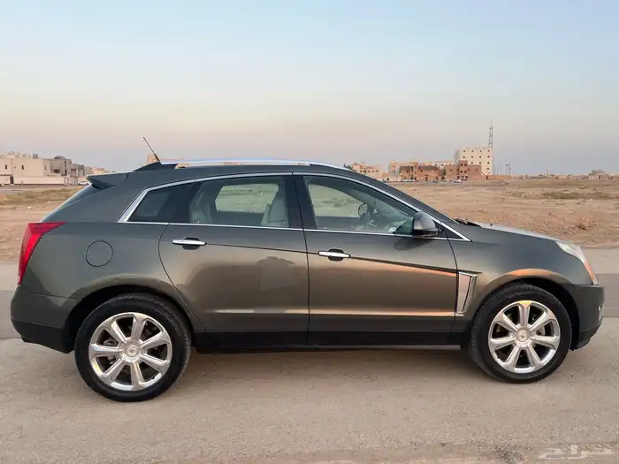 كاديلاك SRX 2013 10
