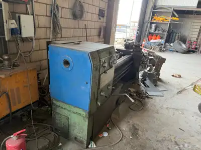 مخرطه حديد بلغاريه 1.5 م بحاله ممتازه 1