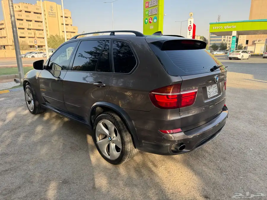 سياره bmw x5 2011 10