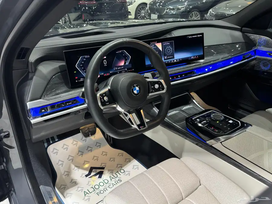 بي ام دبليو 740i موديل 2023 فل كامل مستعمل 10