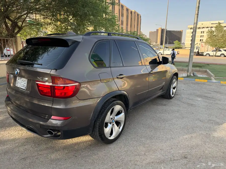 سياره bmw x5 2011 8