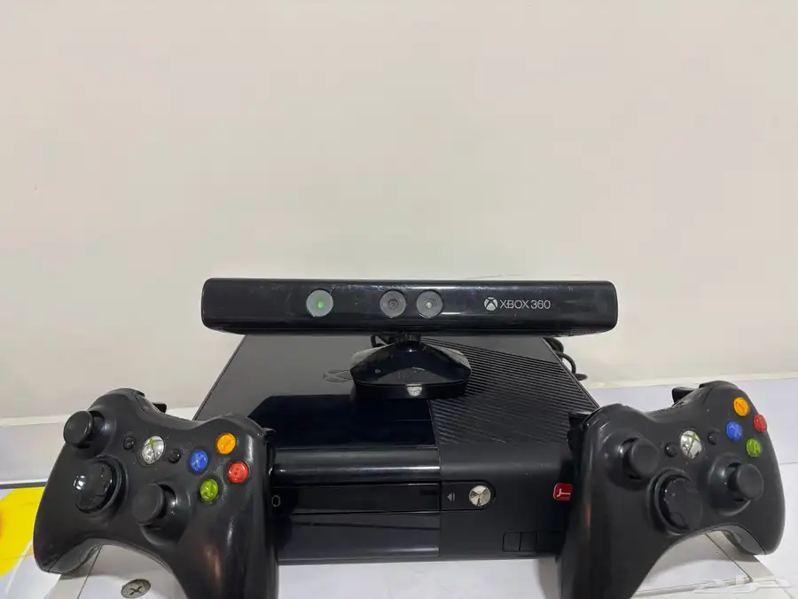 Xbox 360 E مع ملحقاته 0