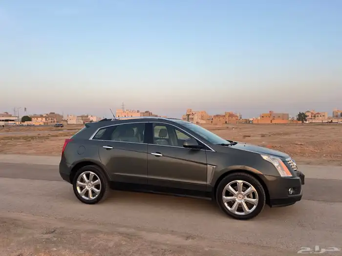 كاديلاك SRX 2013 1