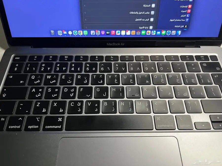 ماك بوك Air M1 نظيف جد ا مع كامل أغراضه   سعر طيب 5