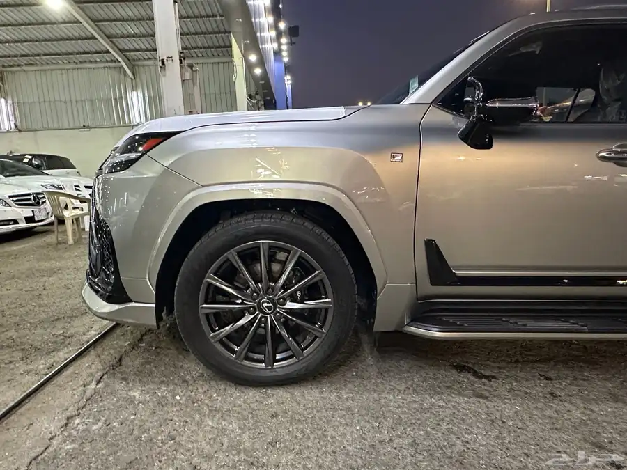 جيب لكزس LX 600 أف سبورت سعودي شبه أصفاار 9