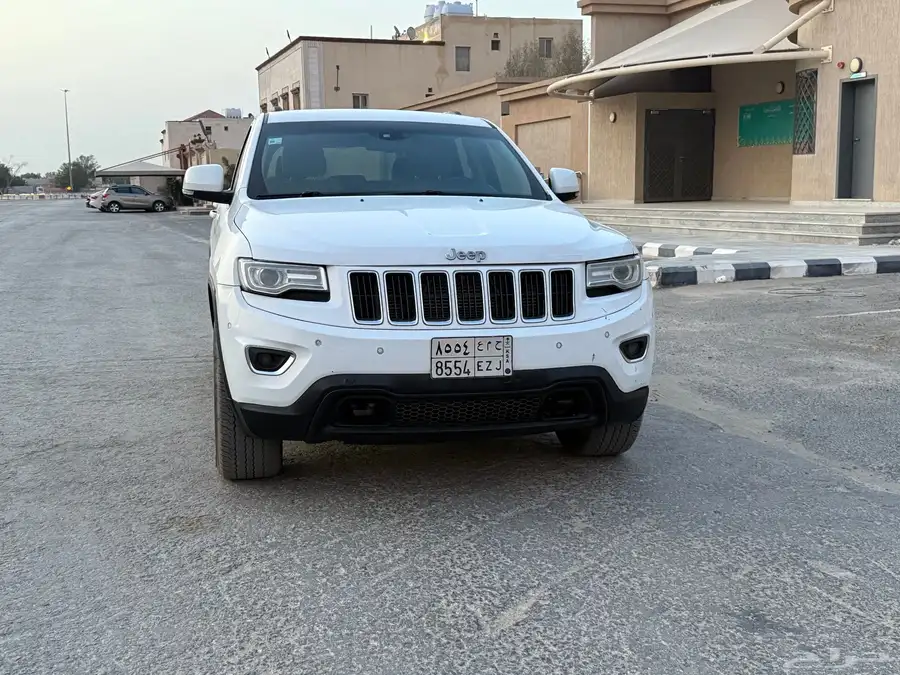 جراند شيروكي لاريدو2015 13