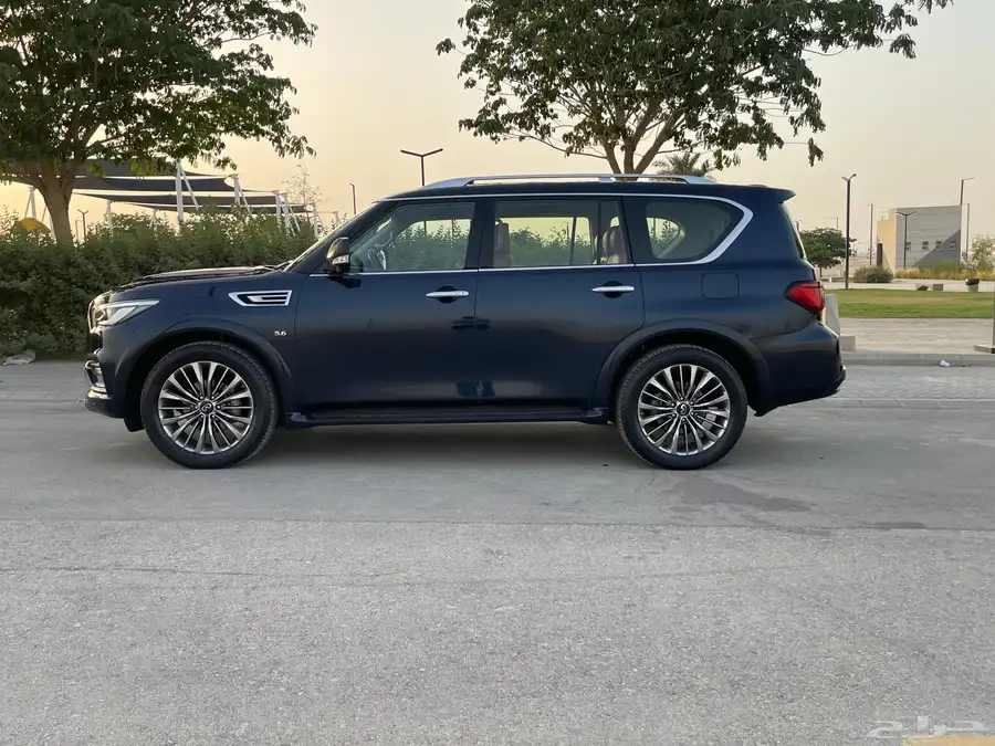 للبيع انفينتي QX80 موديل 2019 نظيف جدا 2