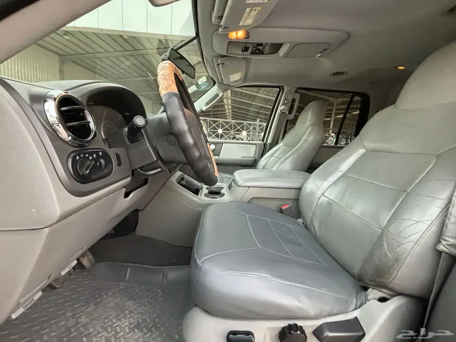 فورد اكسبديشن 2006 دبل نص فل XLT 10