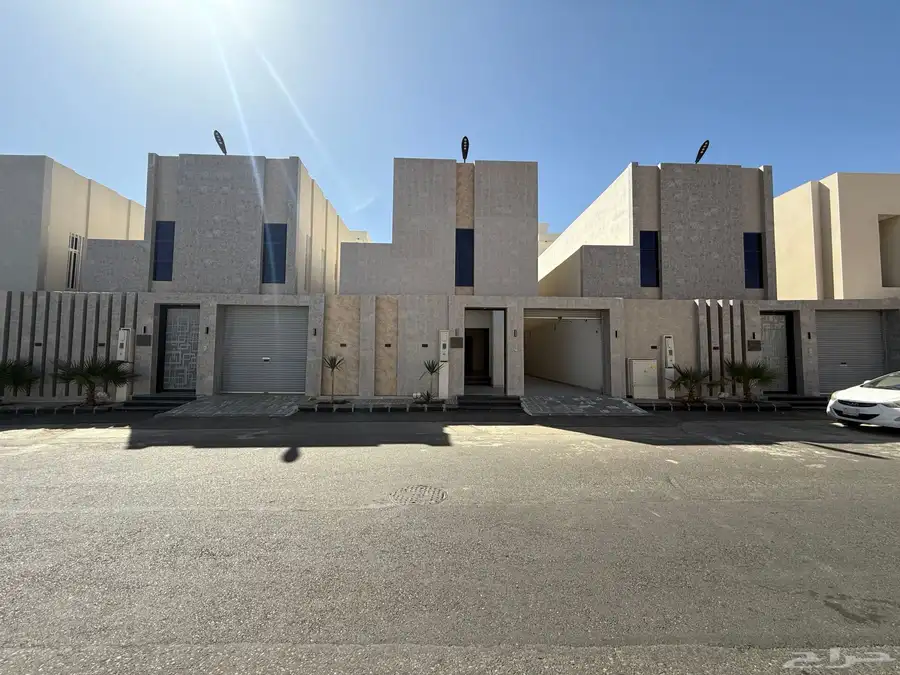للبيع فلل الإسكان حي بن بطي وتاره طريق ابها الخميس 0