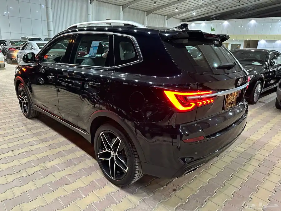 ام جي RX5 موديل 2024 فل كامل شبه جديد 22