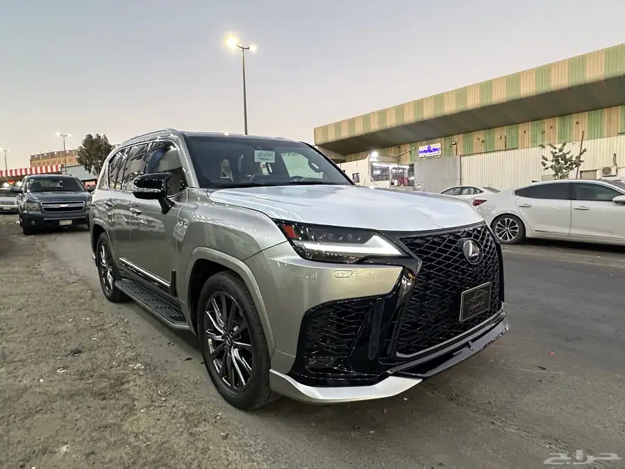 جيب لكزس LX 600 أف سبورت سعودي شبه أصفاار 0
