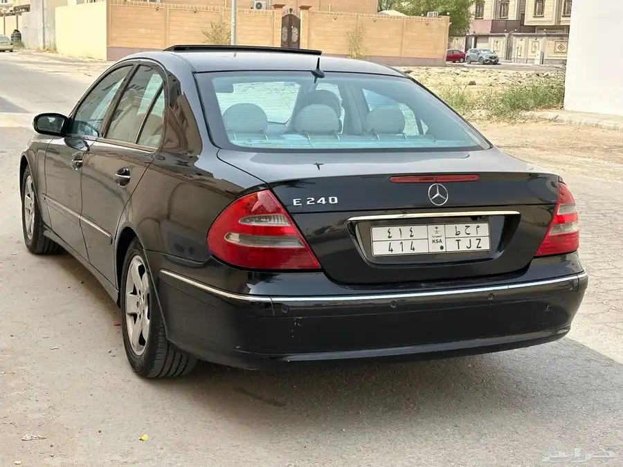 مرسيدس E240 2005 3
