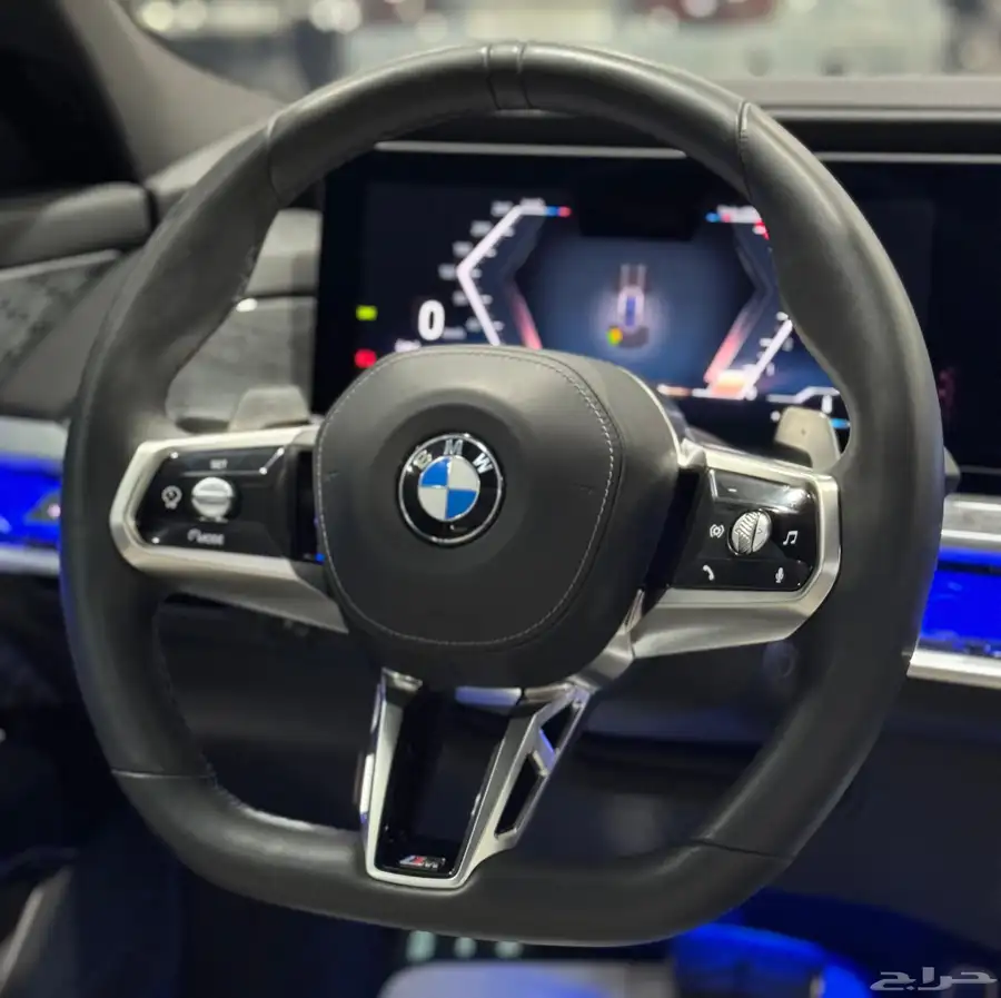 بي ام دبليو 740i موديل 2023 فل كامل مستعمل 23