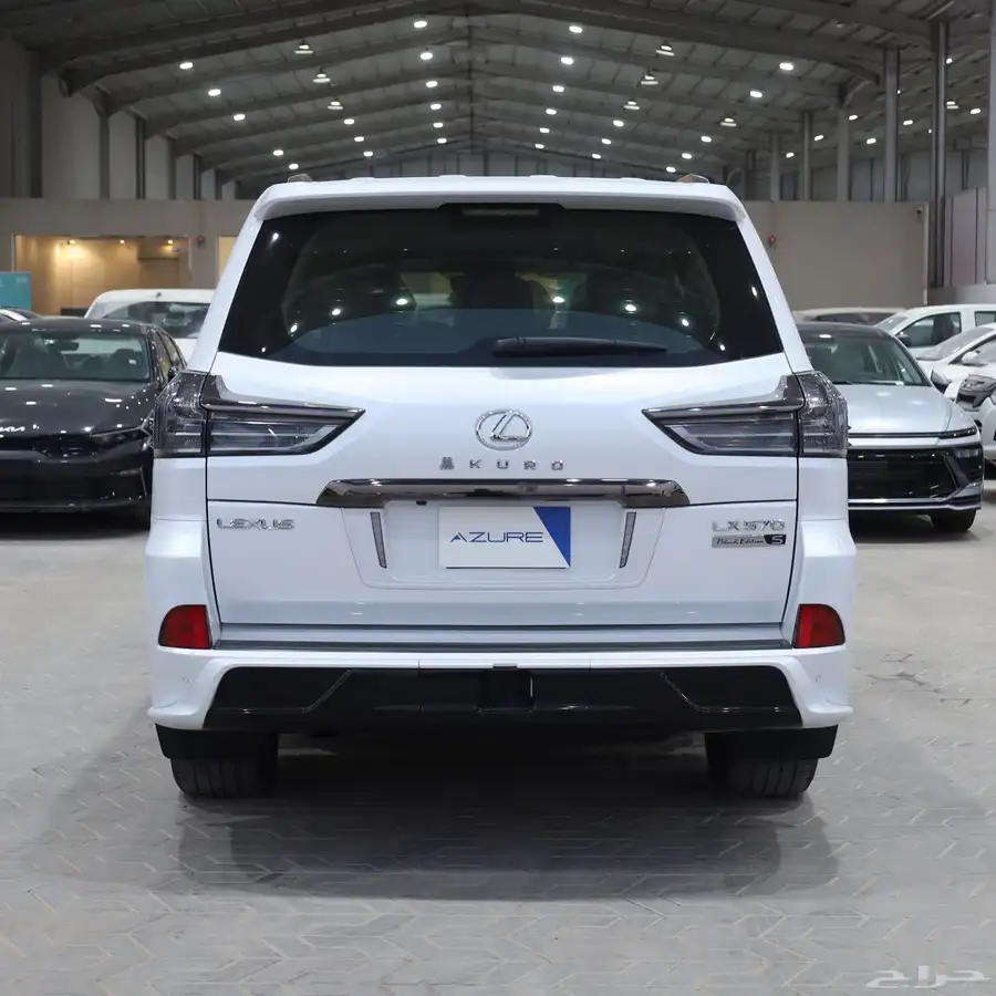 لكزس LX570 بلاك اديشن موديل 2021 3