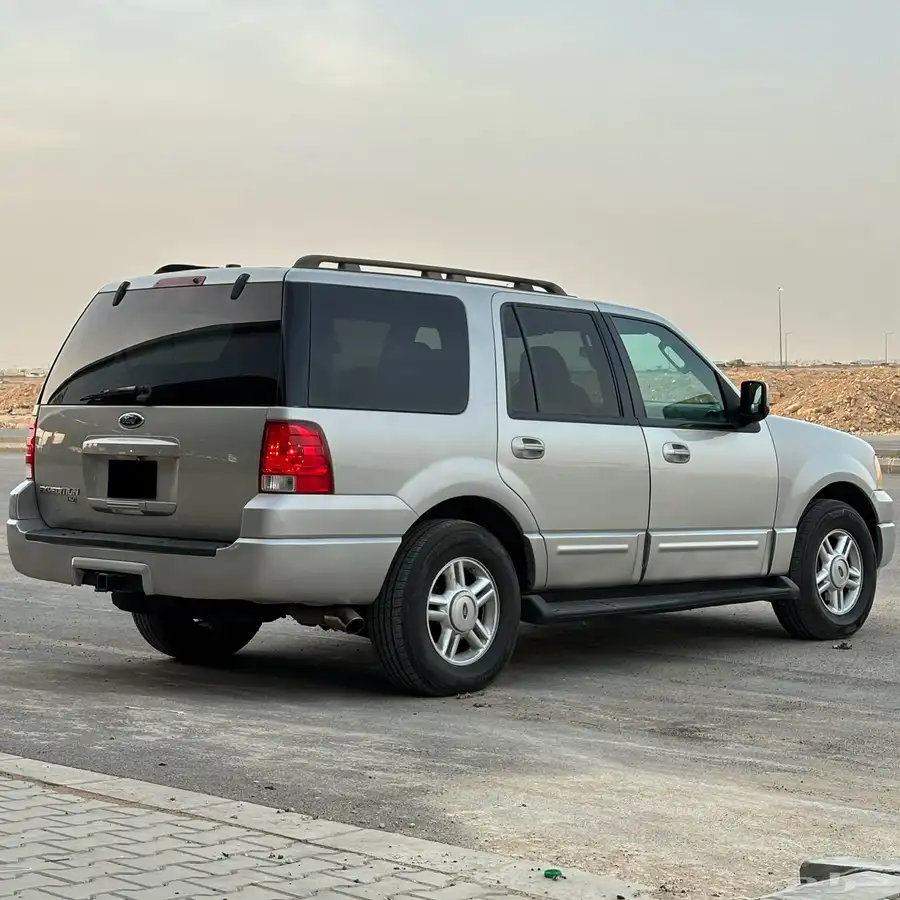 فورد اكسبديشن 2006 دبل نص فل XLT 6