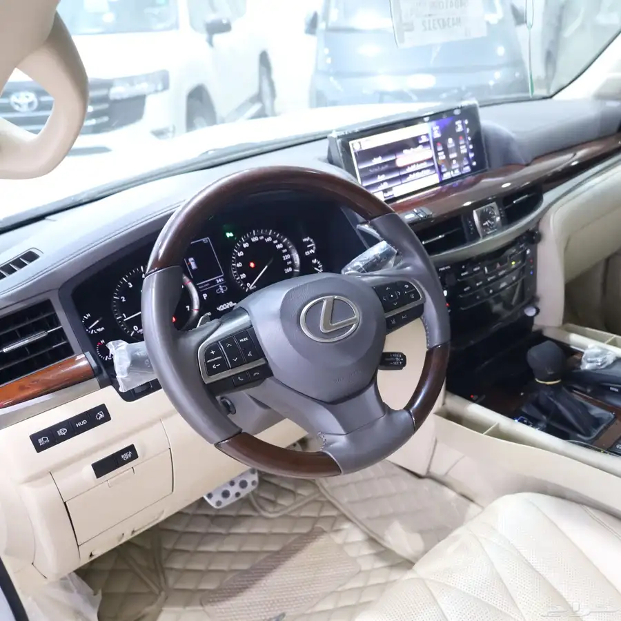 لكزس LX570 بلاك اديشن موديل 2021 5