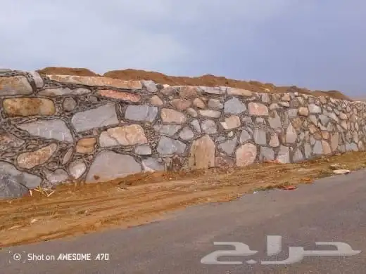 يوجد لدينا مباني حجر 0