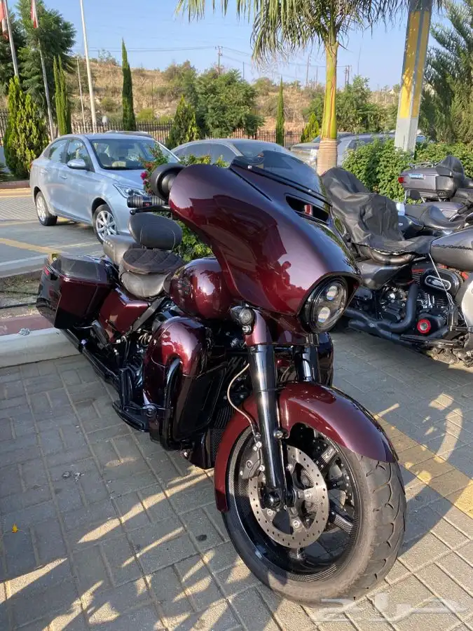 دباب هارلي Street Glide CVO 2