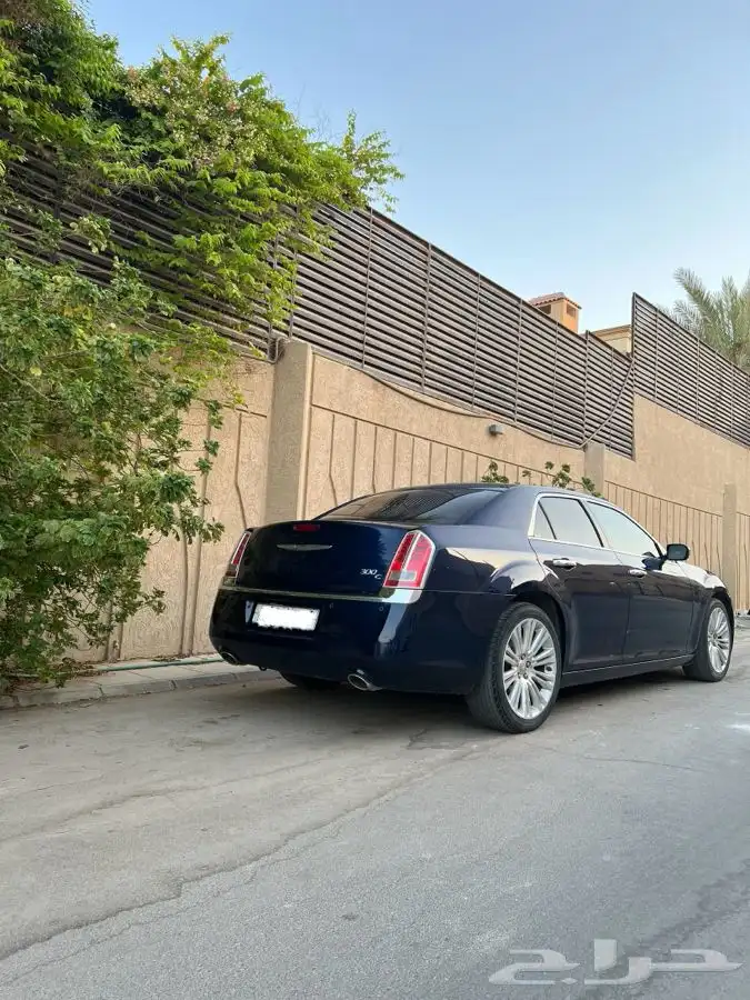 كرايسلر 2014 فل كامل 5.7 V8 2