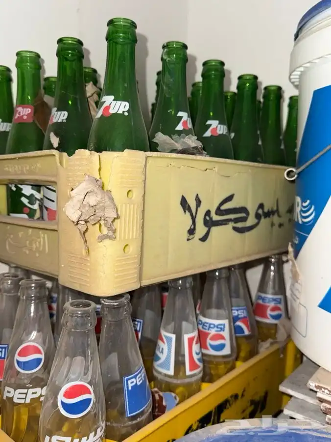 للبيع علب الببسي وسفن القزاز القديمات 1