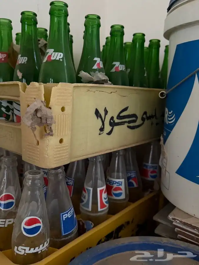 للبيع علب الببسي وسفن القزاز القديمات 2
