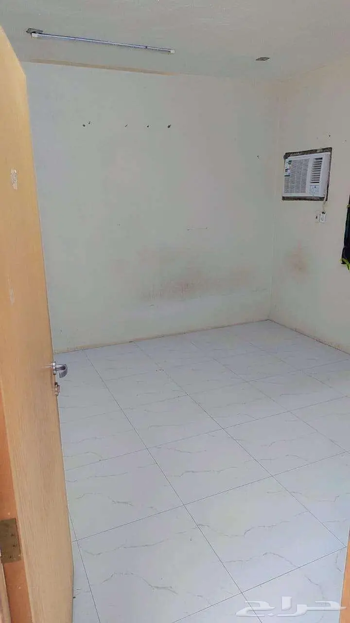 شقق عزاب للإيجار 1