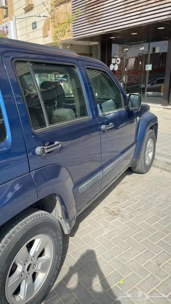 كرايسلر شروكي للبيع 2010 ازرق 6