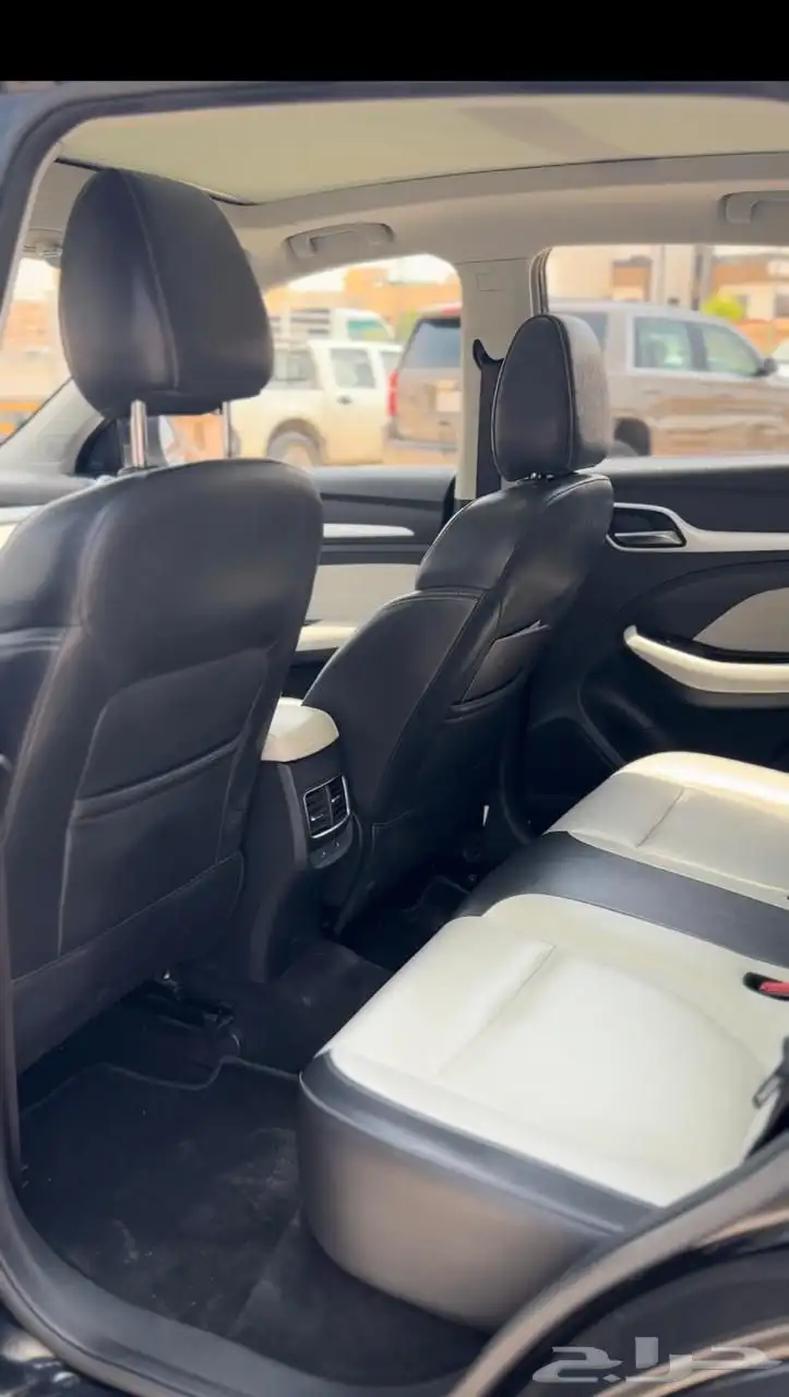 ام جي ZS 2022 15