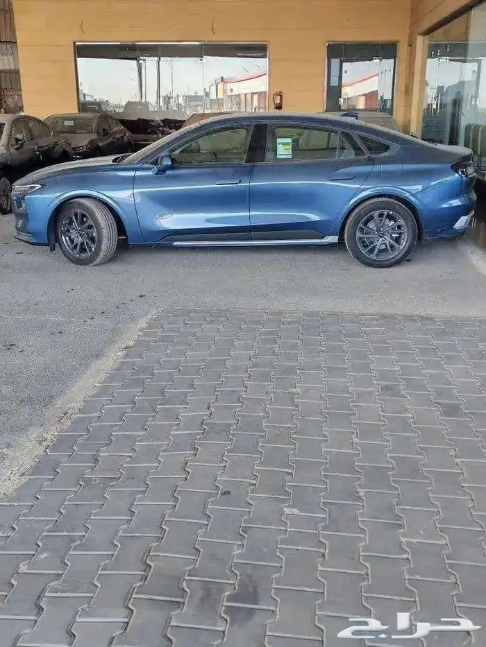فورد تورس امبيانتي لون كحلي2025 1