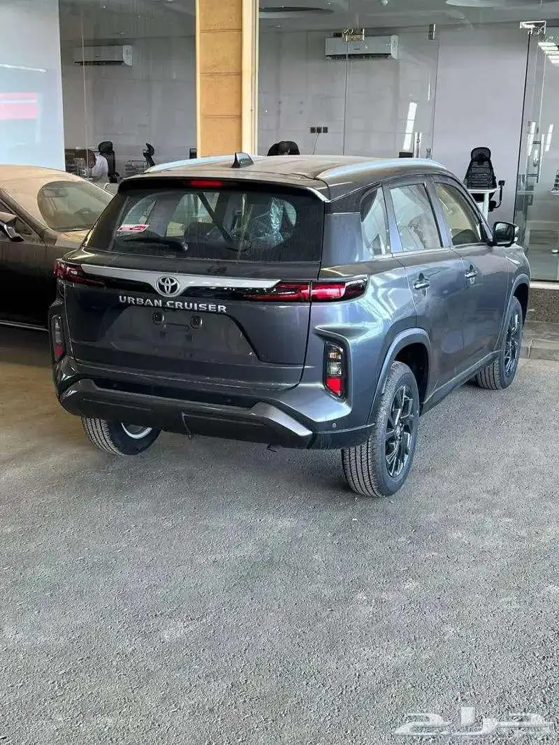 تويوتا اوربان كروزر ستاندر GL موديل 2025 بقسط 1285لدى الحسن 2